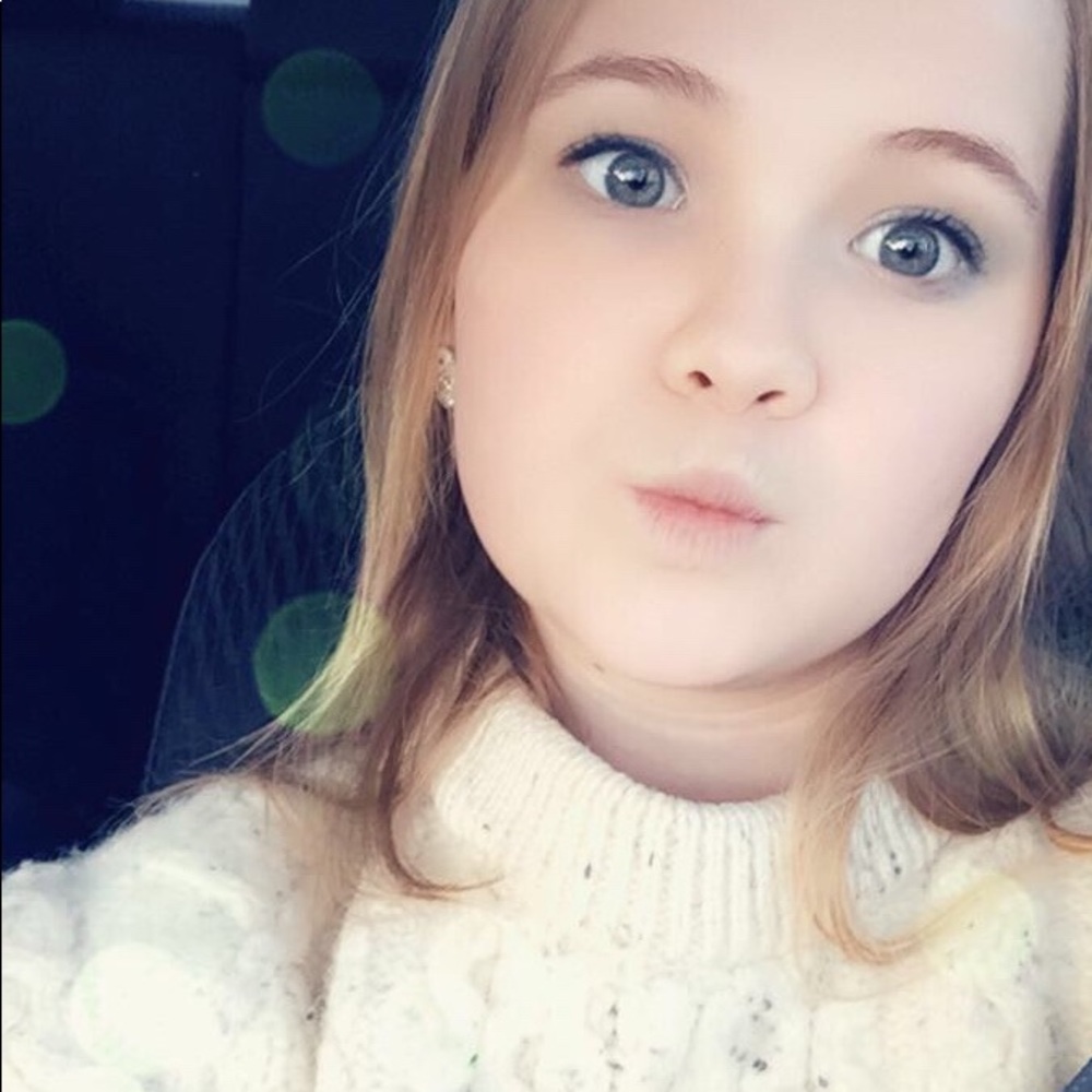 Meet your Posher, Iris